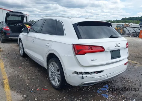 2018 Audi Q5 2.0T Premium/2.0T Tech Premium z USA, uszkodzony, nr VIN WA1BNAFY6J2242899